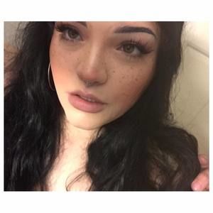 Meet your Posher, Dania